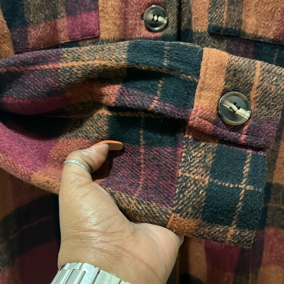 Ladies long plaid shacket - Picture 4 of 7